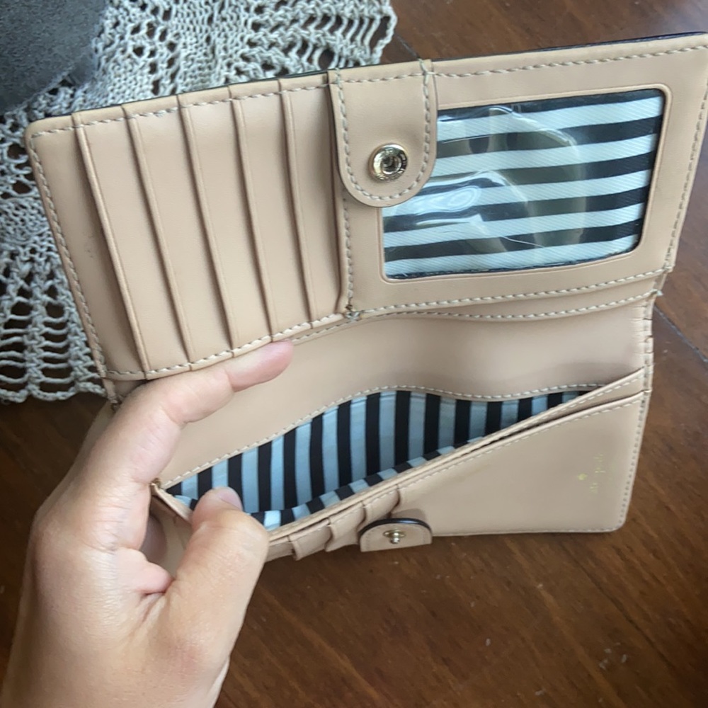 Kate Spade Staci Colorblock Bifold Beige Wallet - Picture 13 of 16